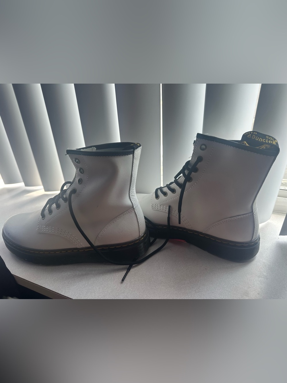White Doc Martens Dr Martens Boots W8/ M6